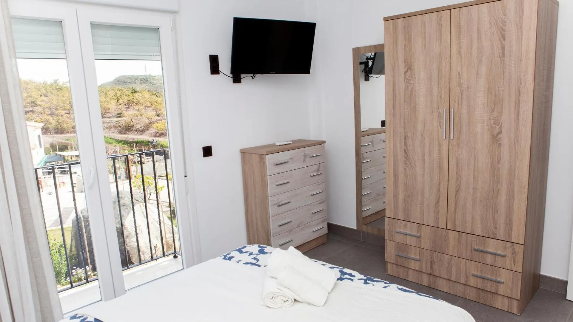 Apartamentos El Chorrilllo Almayate Bajo Spain