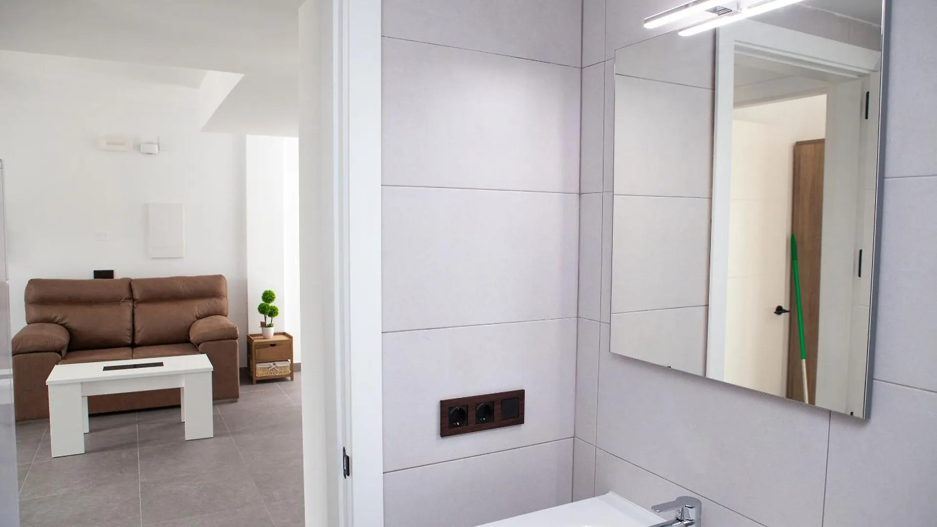 Apartamentos El Chorrilllo Almayate Bajo 0*,  Spanien