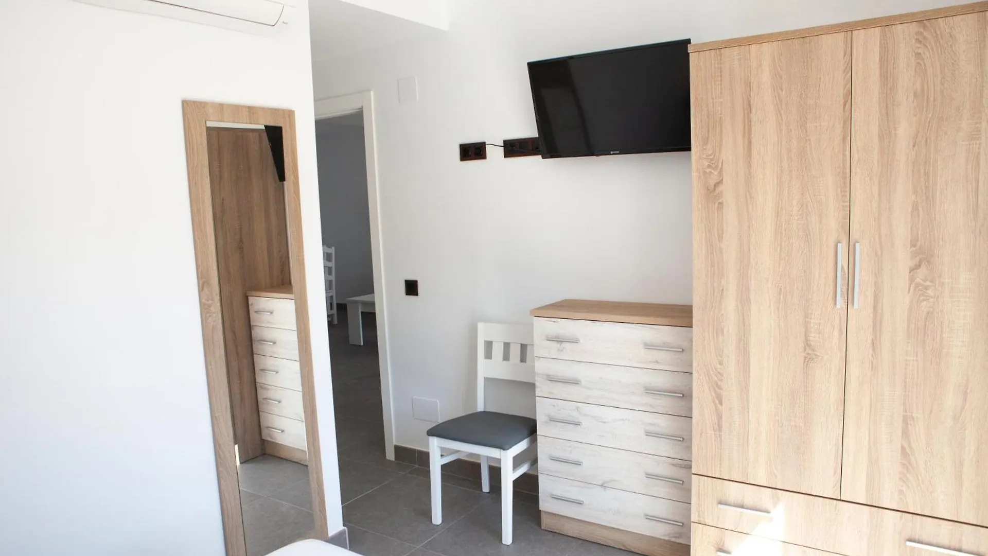 Apartamentos El Chorrilllo Almayate Bajo