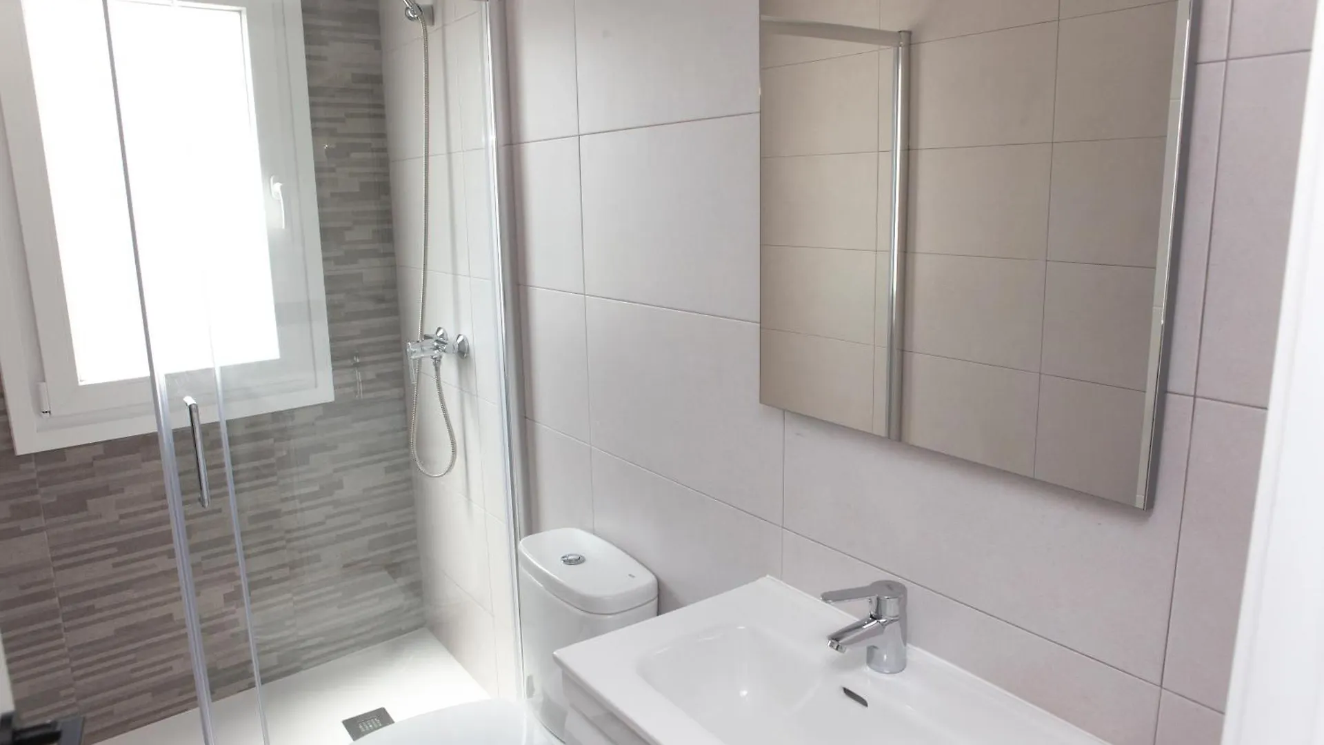 Apartamentos El Chorrilllo Almayate Bajo