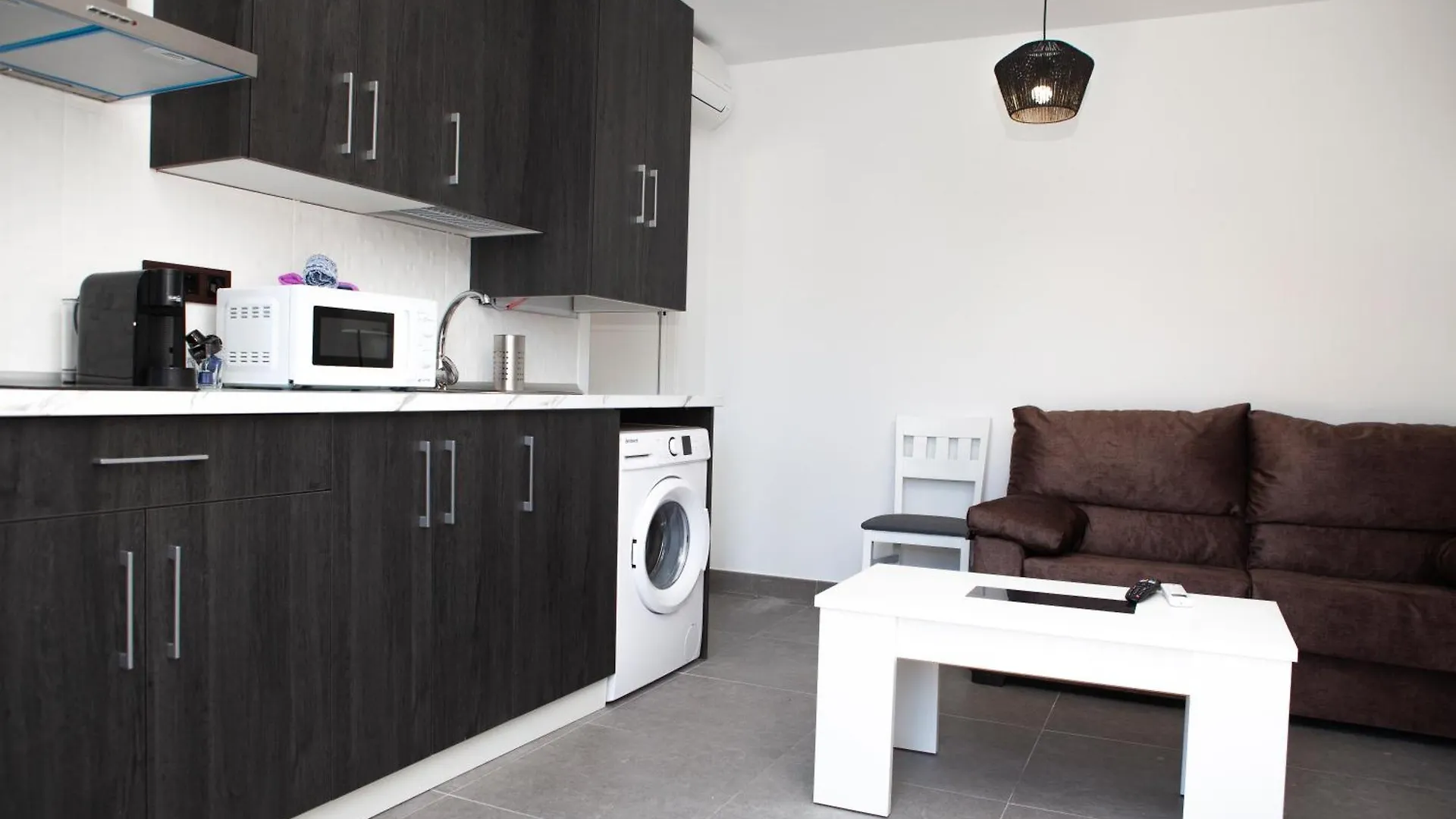 Apartamentos El Chorrilllo Almayate Bajo 0*,  Spagna